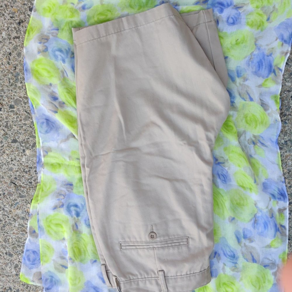 New Lands' End Mens Shorts Tan 33 Stain 100% cotton